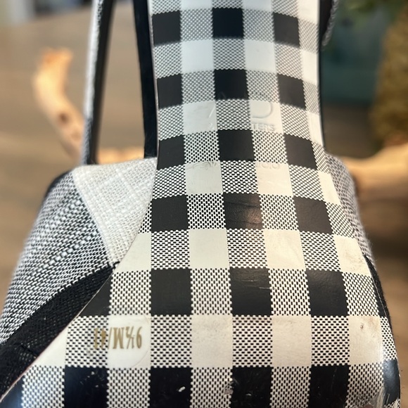 AD and Daughters black and white plaid with bow high heel slip one - Picture 6 of 12